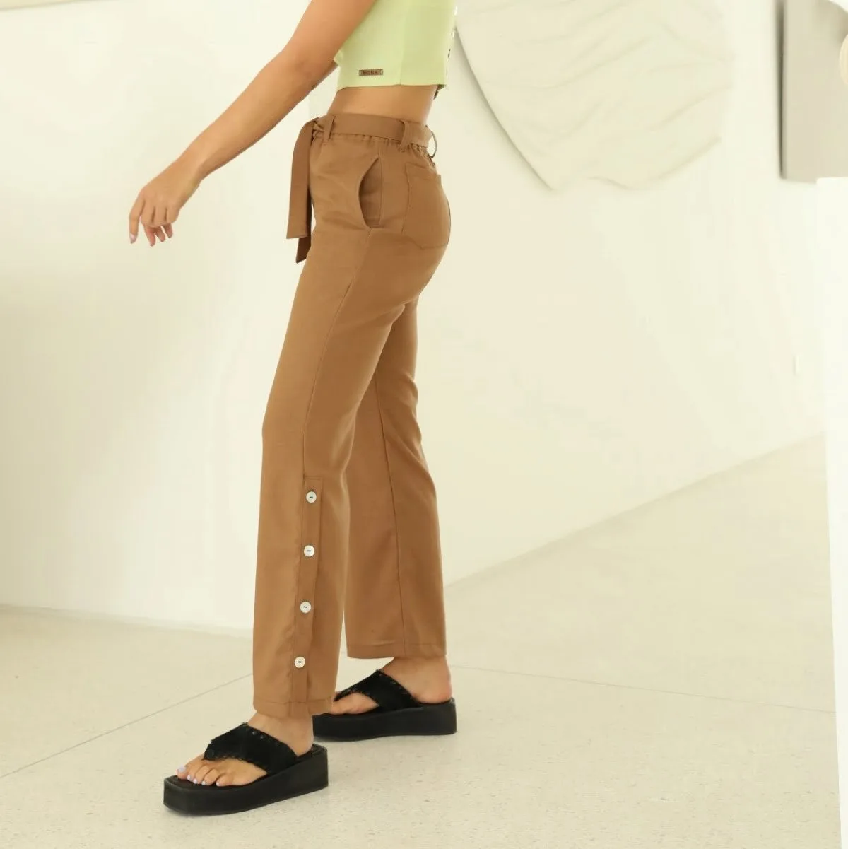 Pantalón Lago — Pantalones Marrón · BONA