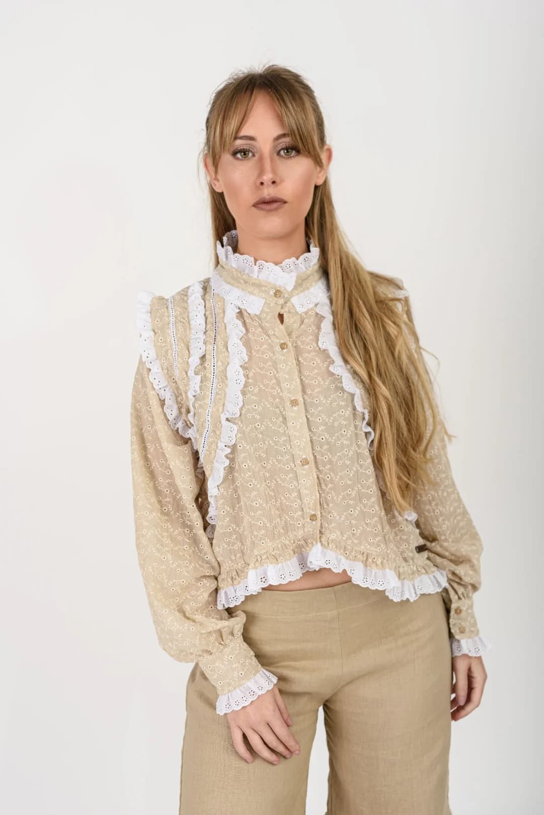 Camisa Juliette — Camisas y blusas Beige · BONA