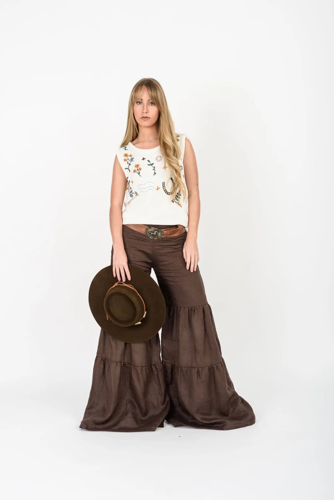 Pantalón Folk — Pantalones Chocolate · BONA