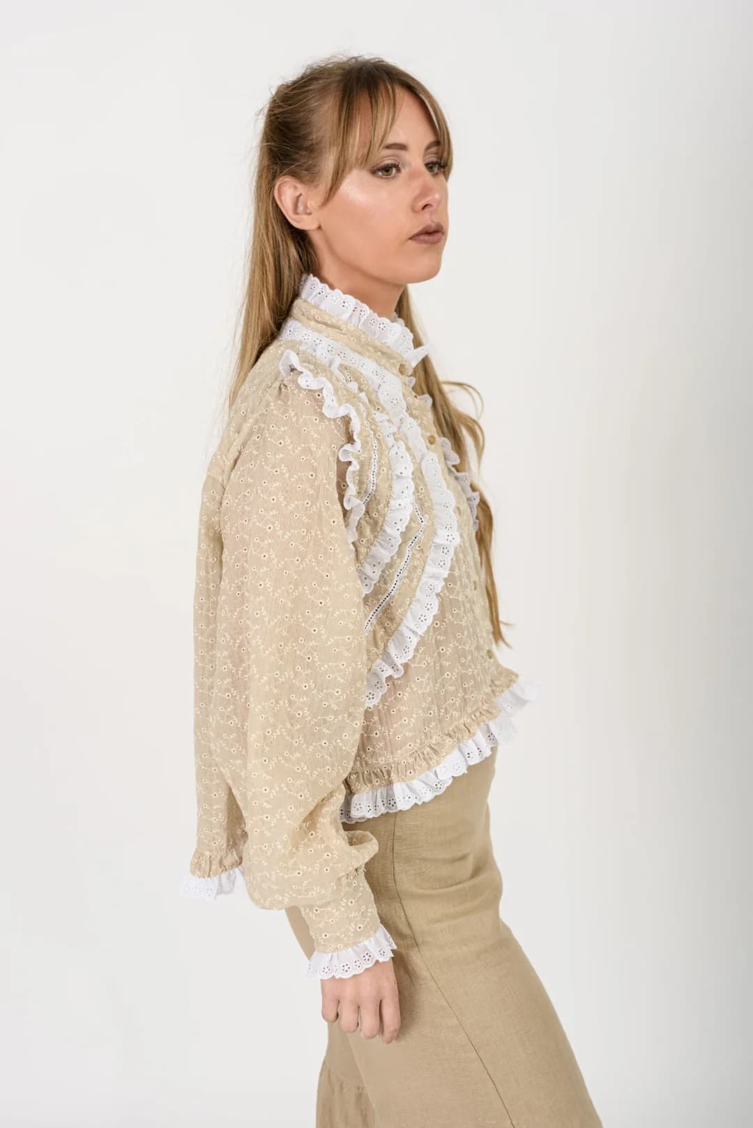 Camisa Juliette — Camisas y blusas Beige · BONA