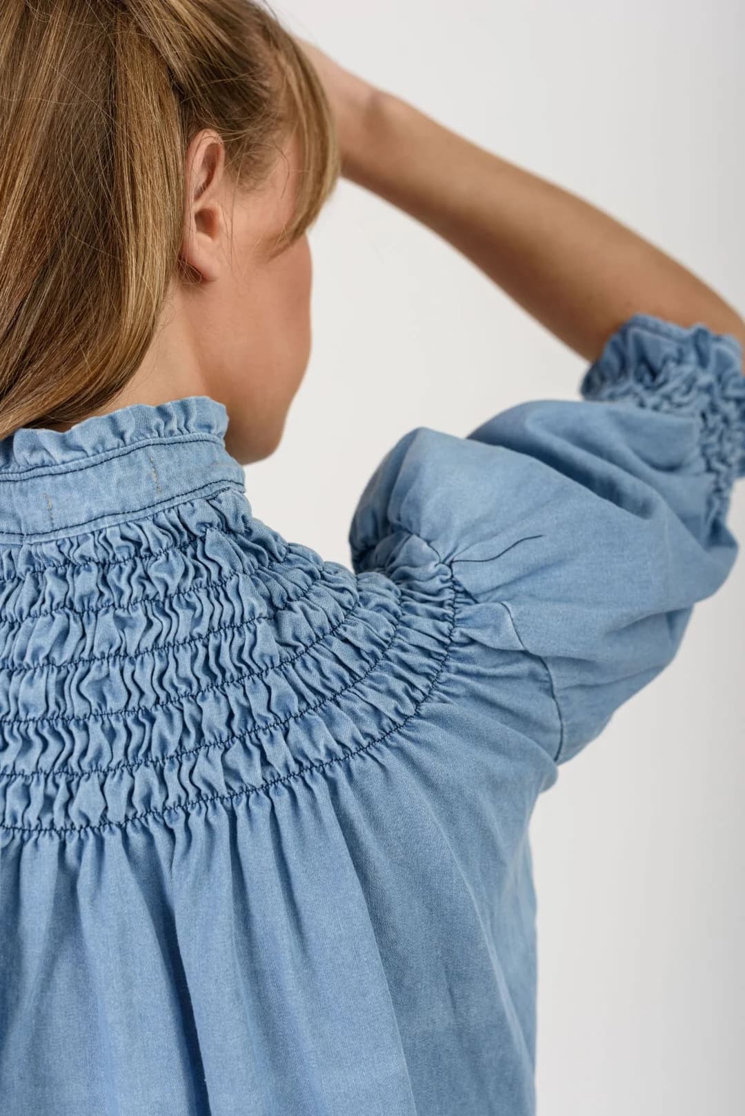 Camisa Olivia — Camisas y blusas Celeste · BONA