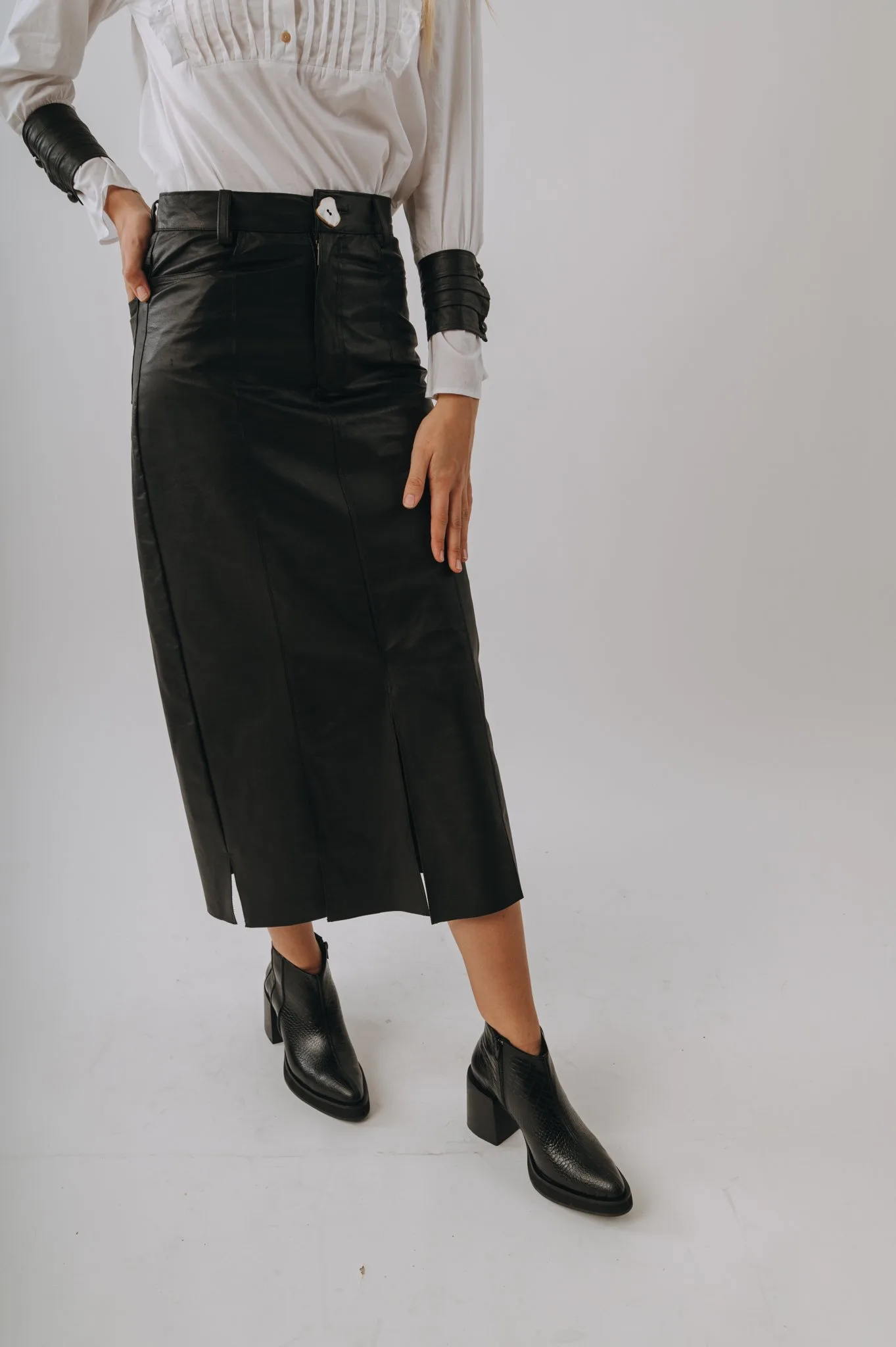 Heritage Leather Skirt — Leather clothing Negro · BONA