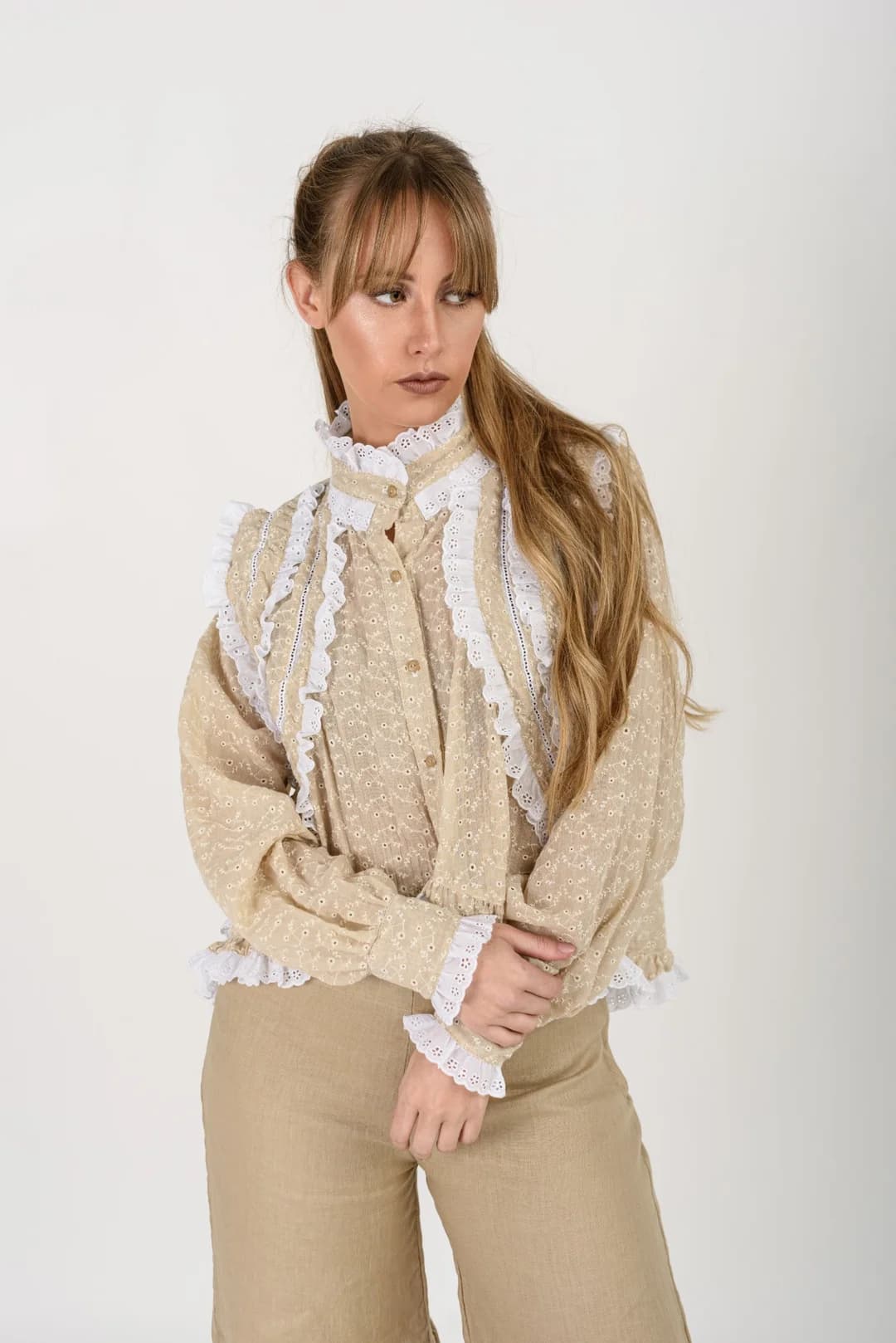 Camisa Juliette — Camisas y blusas Beige · BONA