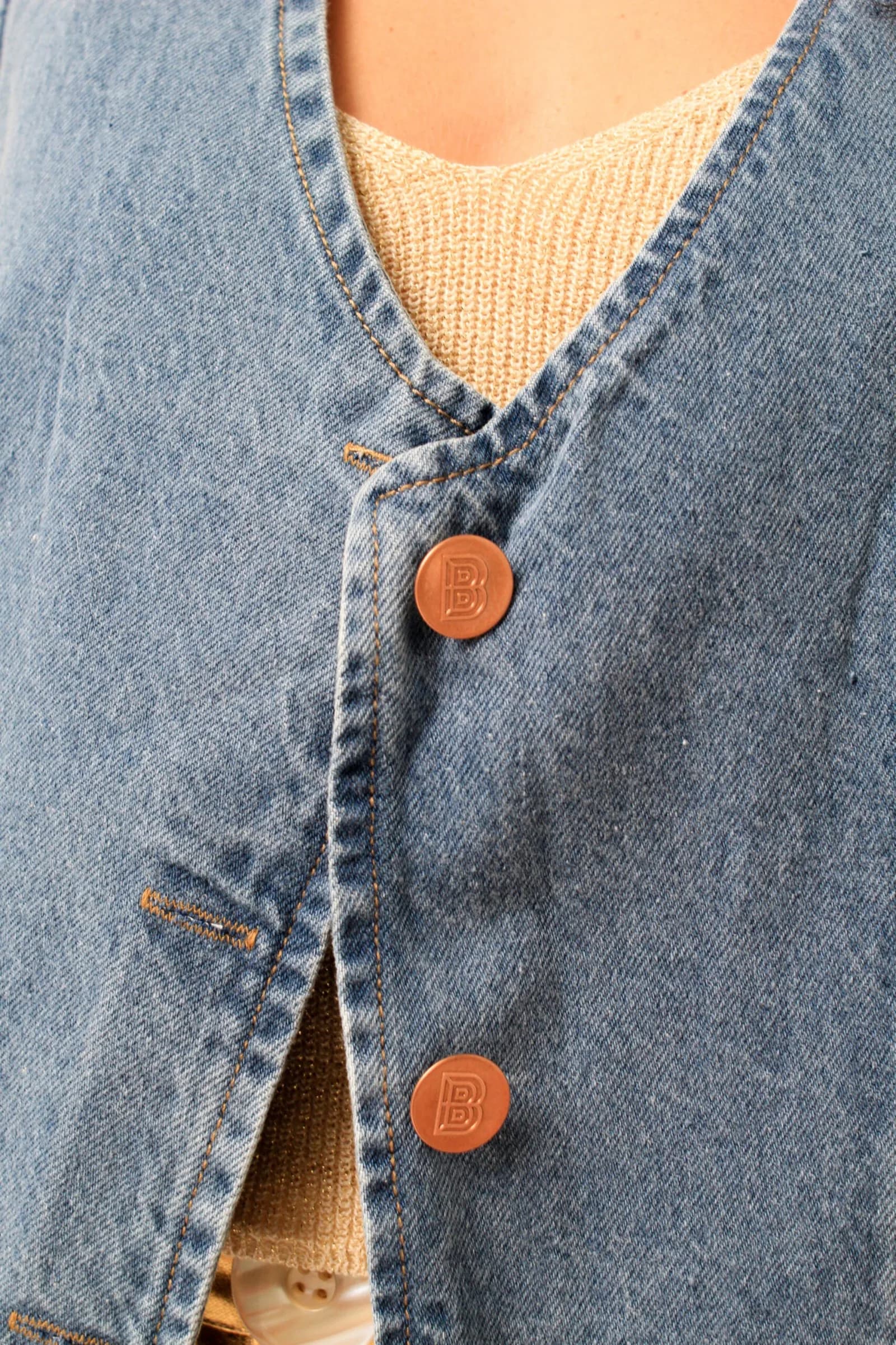 Chaleco Portugal — Camisas y blusas Camel · BONA
