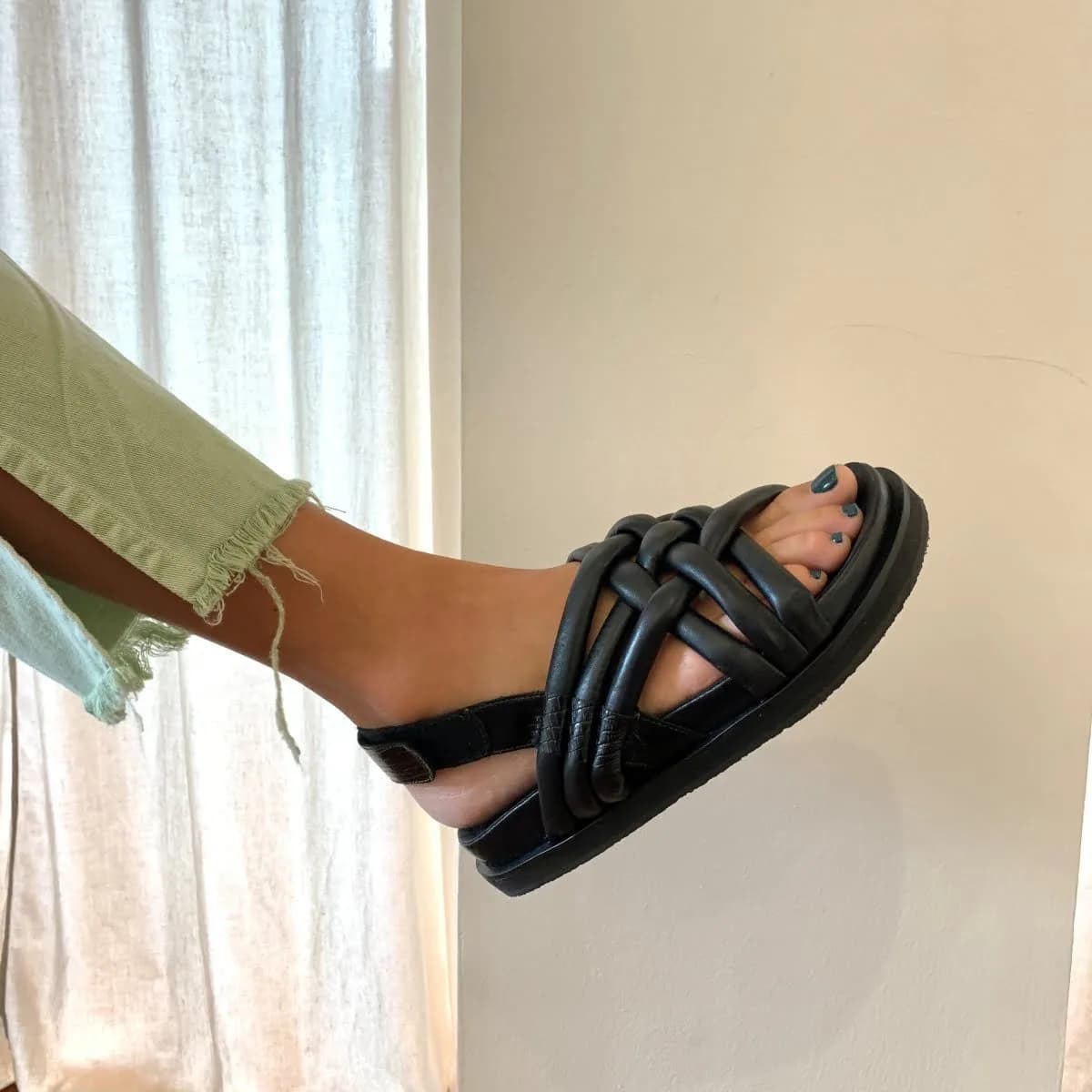Sandalias Caliza — Sandalias Negro · BONA