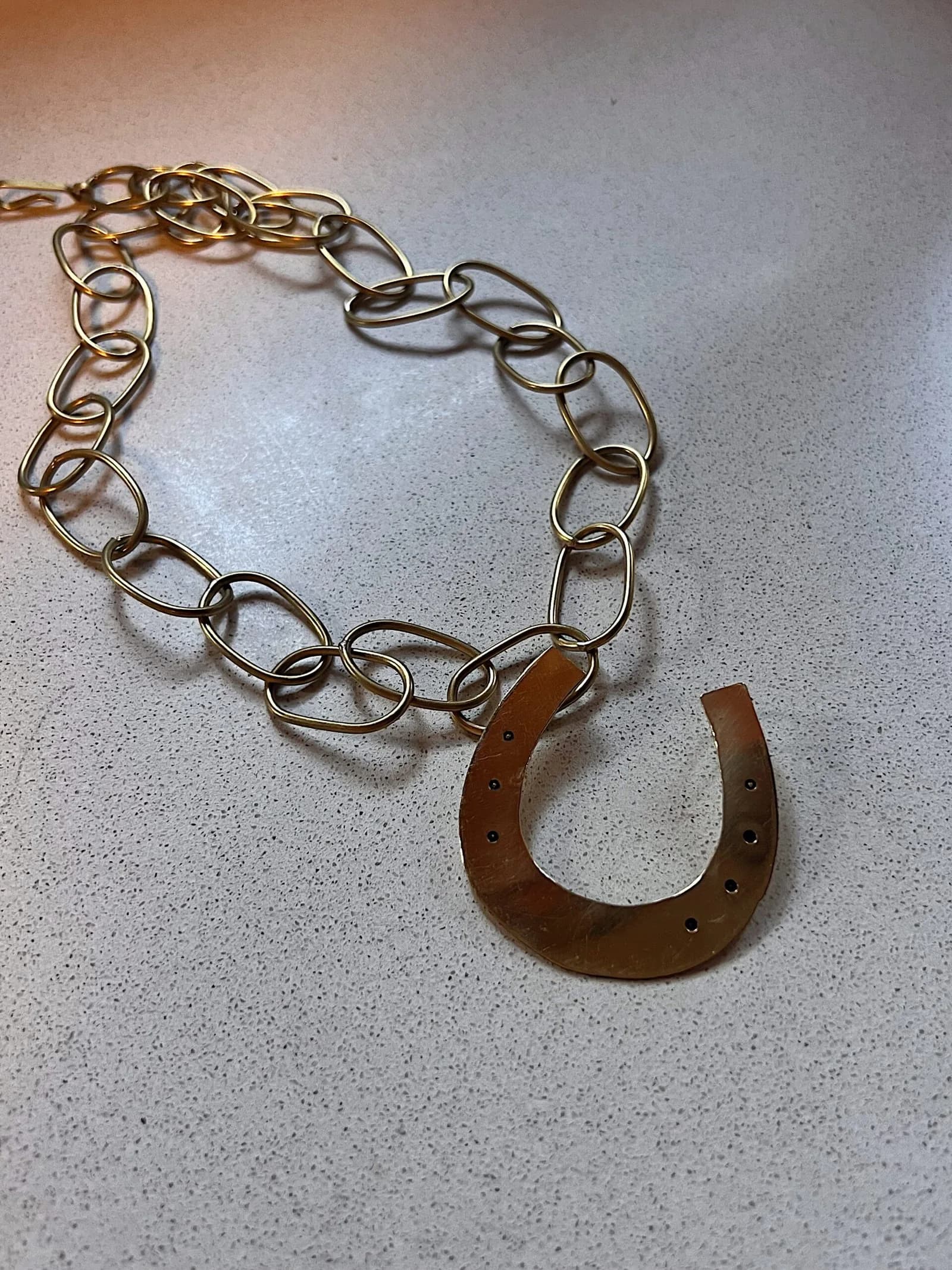 Collar Estribo — Collares Dorado · BONA