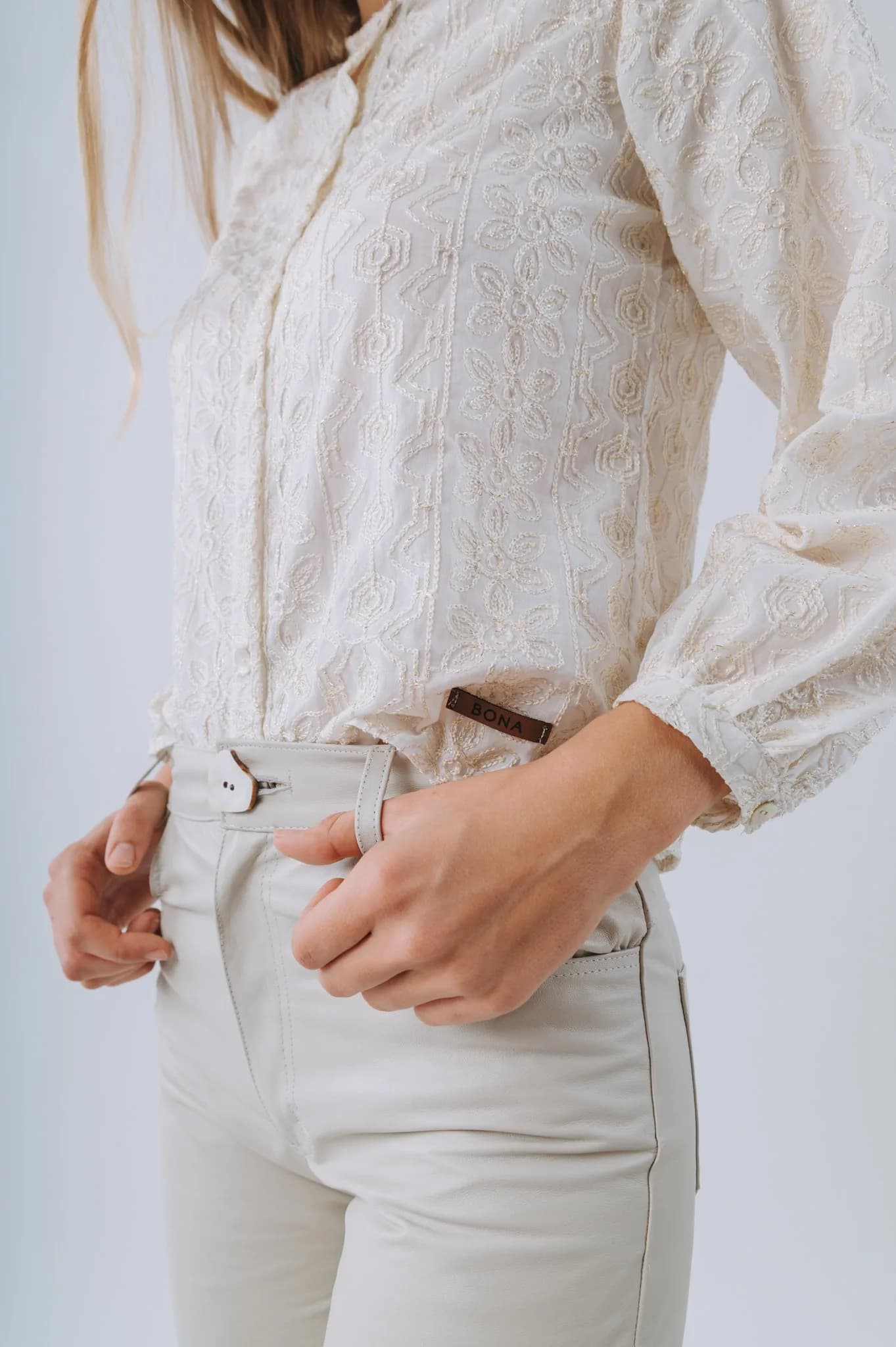 Camisa Bordada Elidá — Camisas y blusas Dorado · BONA